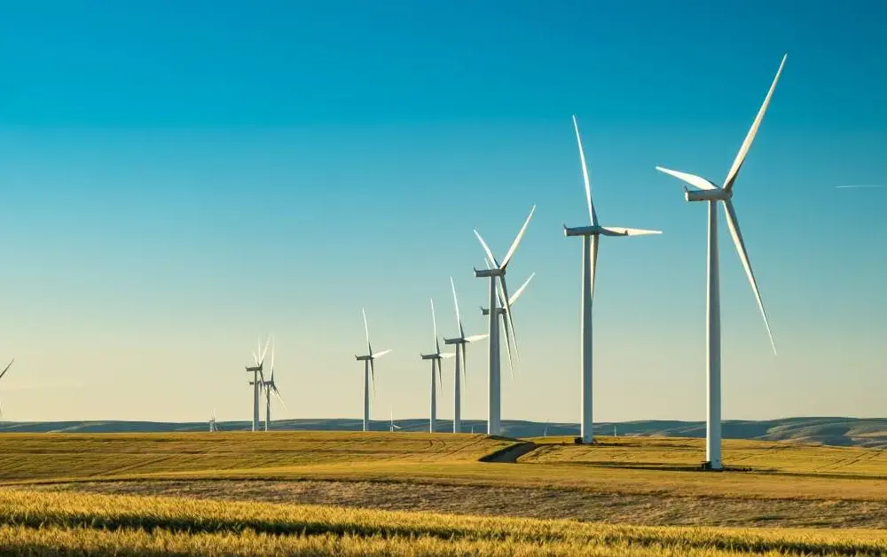 Czy warto inwestować w elektrownie wiatrowe? Korzyści i zmiany prawne